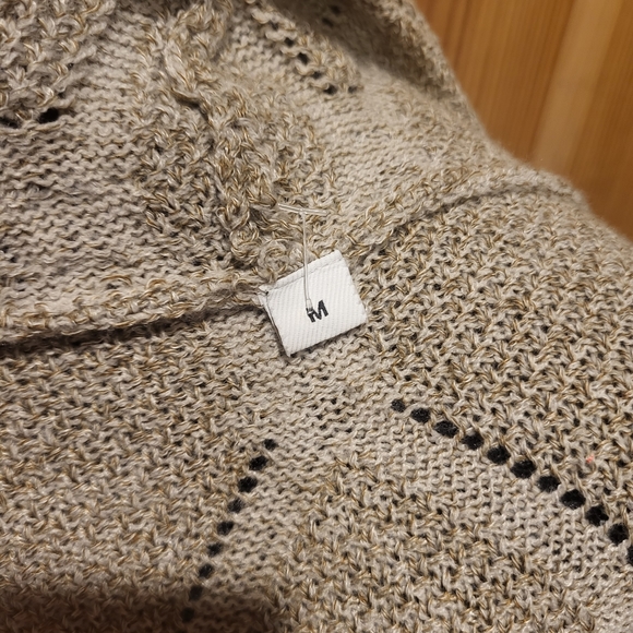 Very soft long, argyle wheat colored cadigan sweater with orange accents. Size M - Picture 5 of 7